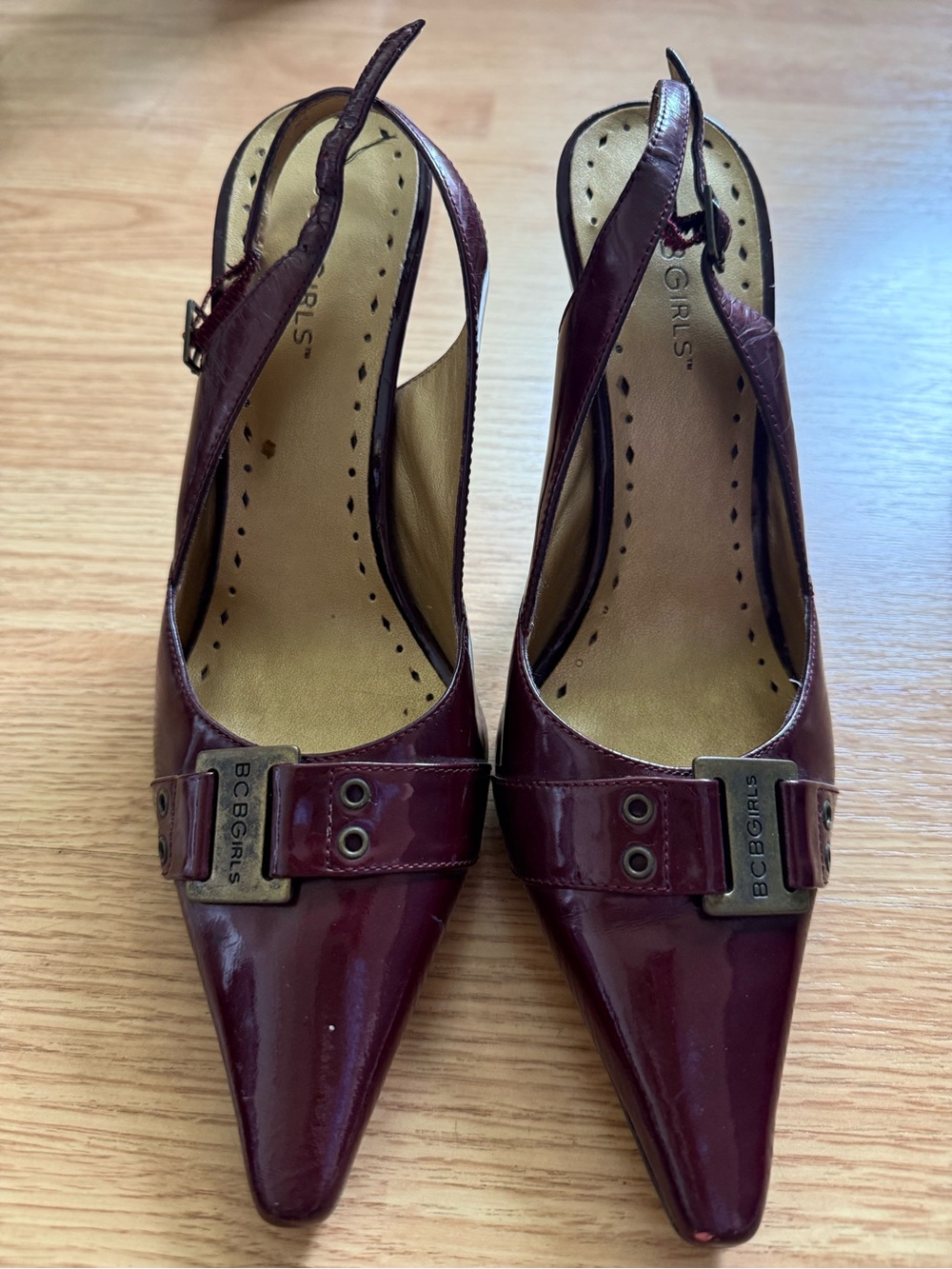 Vintage BCBGirls Burgundy Patent Leather Buckle Slingback Heels Size 7 Y2K